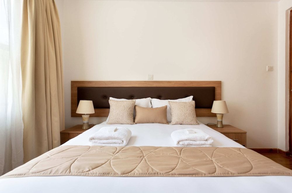 undefined Belle Suites Riverside 10