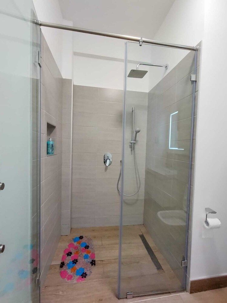 Stay.Plus Stylish Living Nova Executive Apartment 6