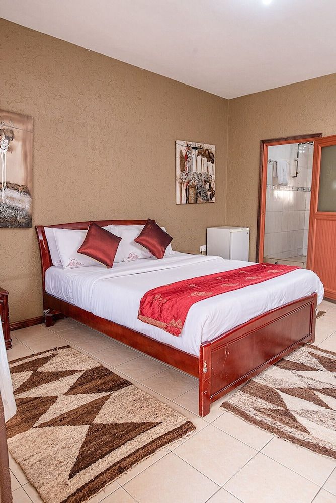 The Stand Leisure Nairobi West Executive Room, 1 Bedroom, Patio, Courtyard View 2