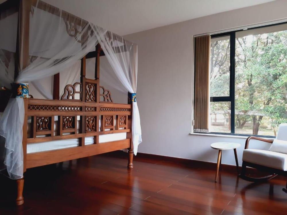 undefined Oilepo B&B 5