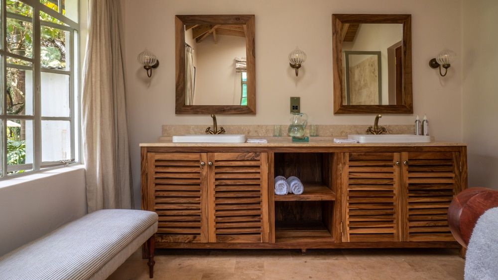 Karen Blixen Coffee Garden & Cottages Junior Room 4