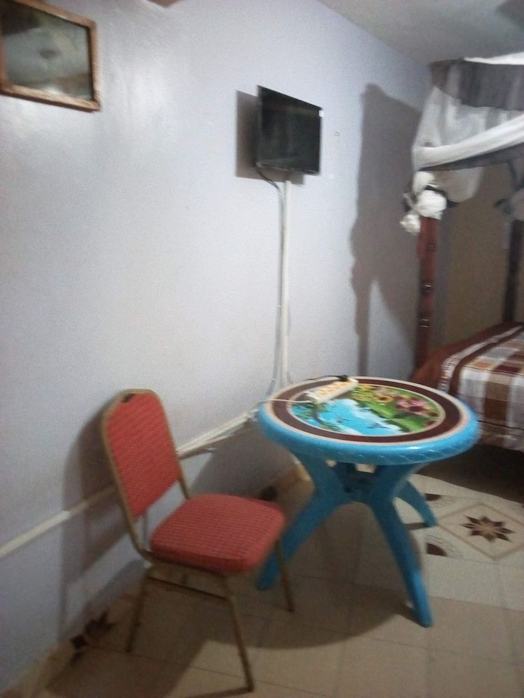 Waso Central Emporium Lodge Deluxe Room 2