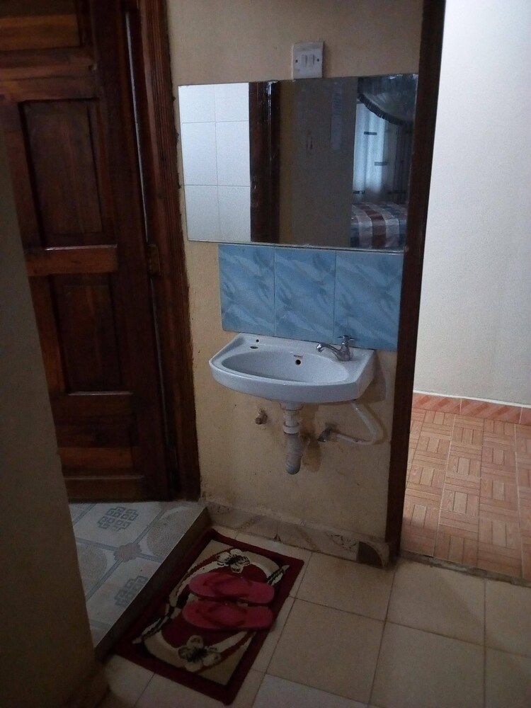 Waso Central Emporium Lodge Deluxe Room 12