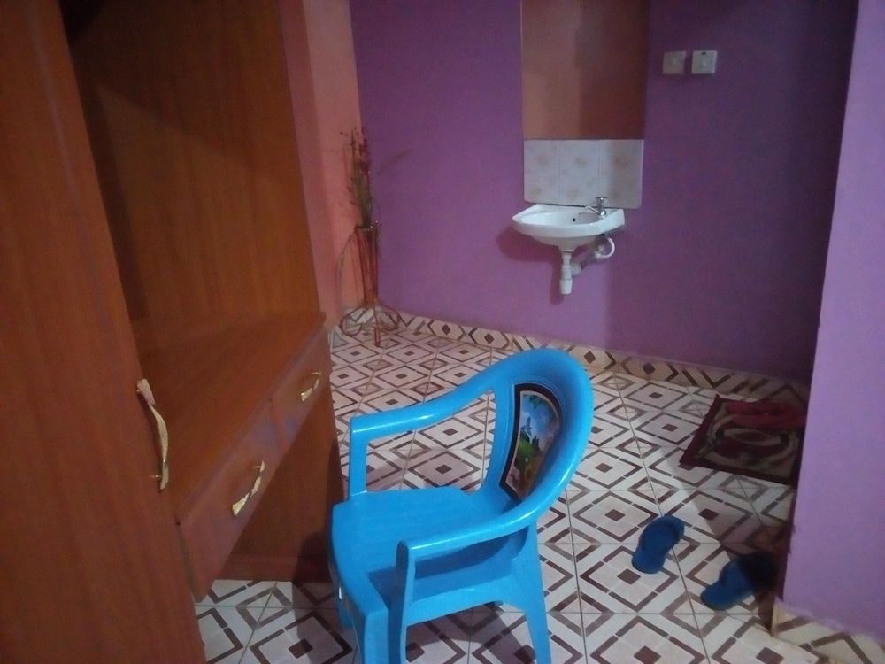 Waso Central Emporium Lodge Deluxe Room 8