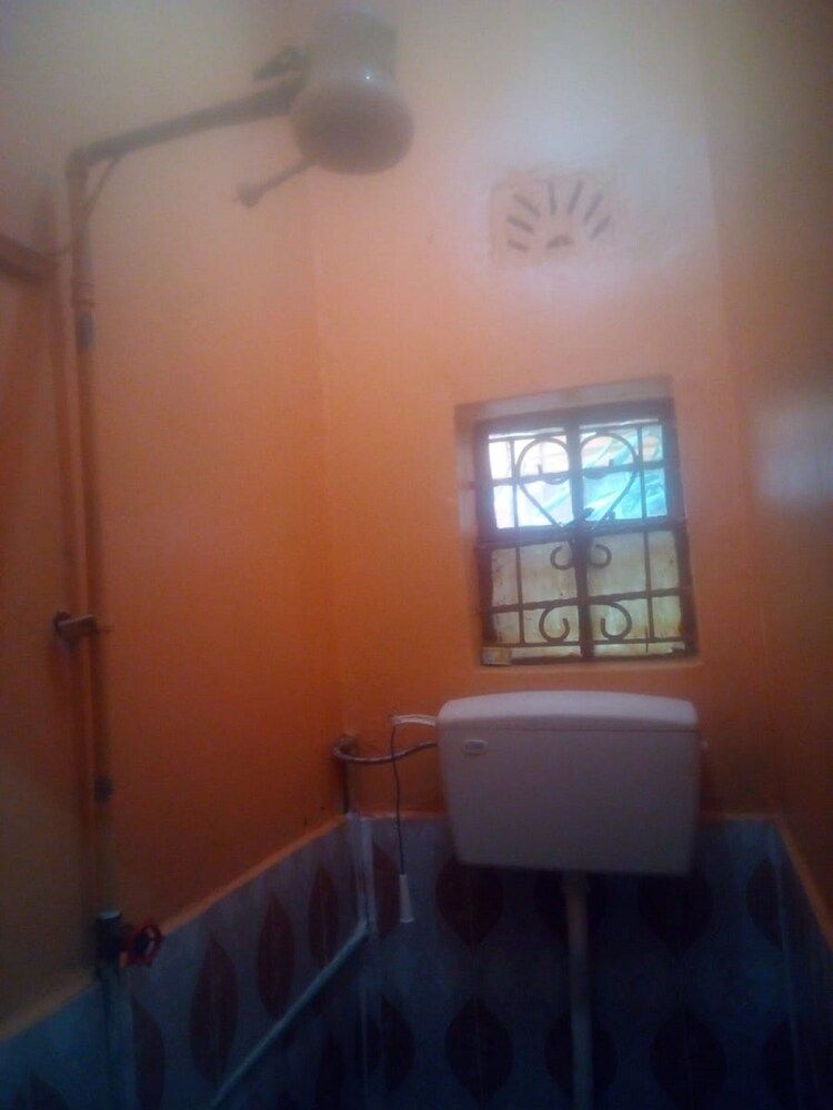 Roadside Inn Restaurant Twin Room 6