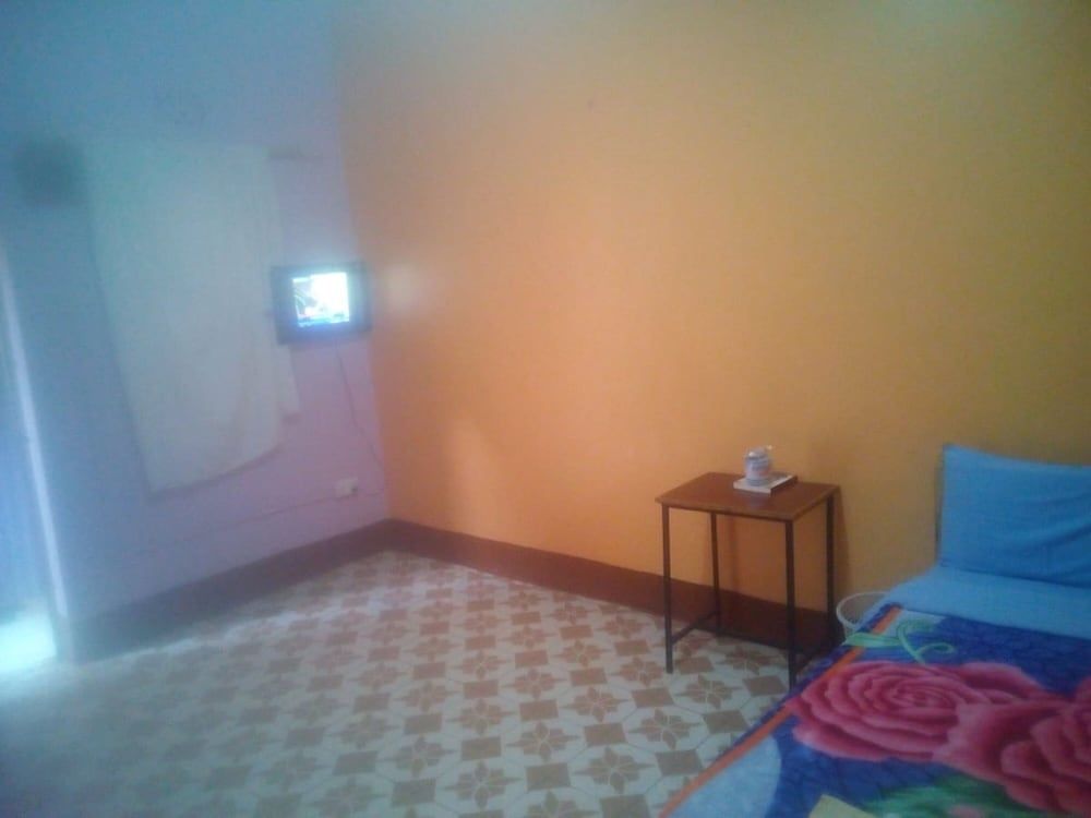 Roadside Inn Restaurant Single Room 5