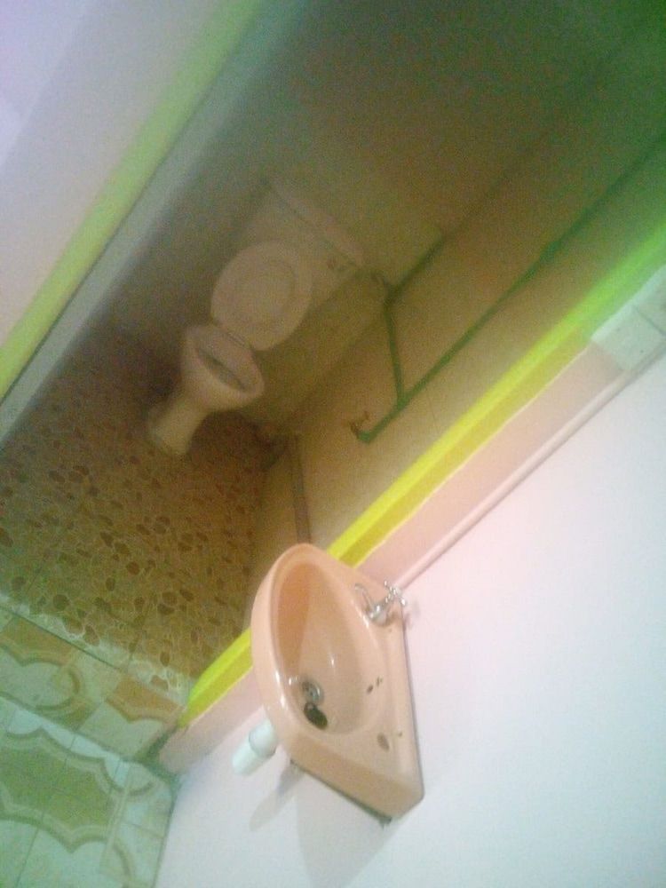 Roadside Inn Restaurant Twin Room 5