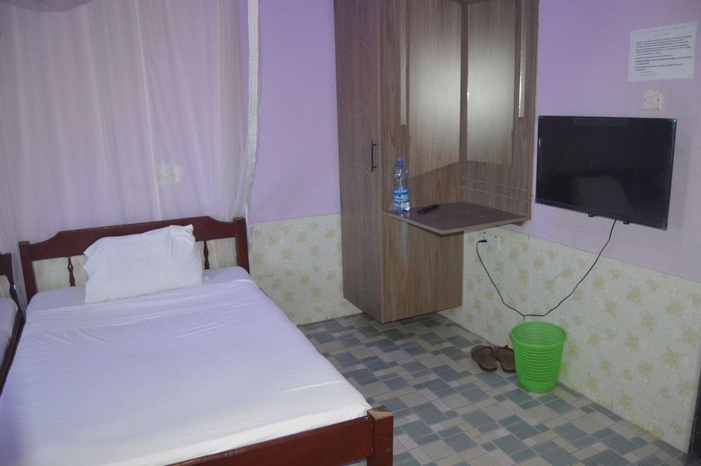 Peacock Court Hotel, Kilifi Business Suite 12