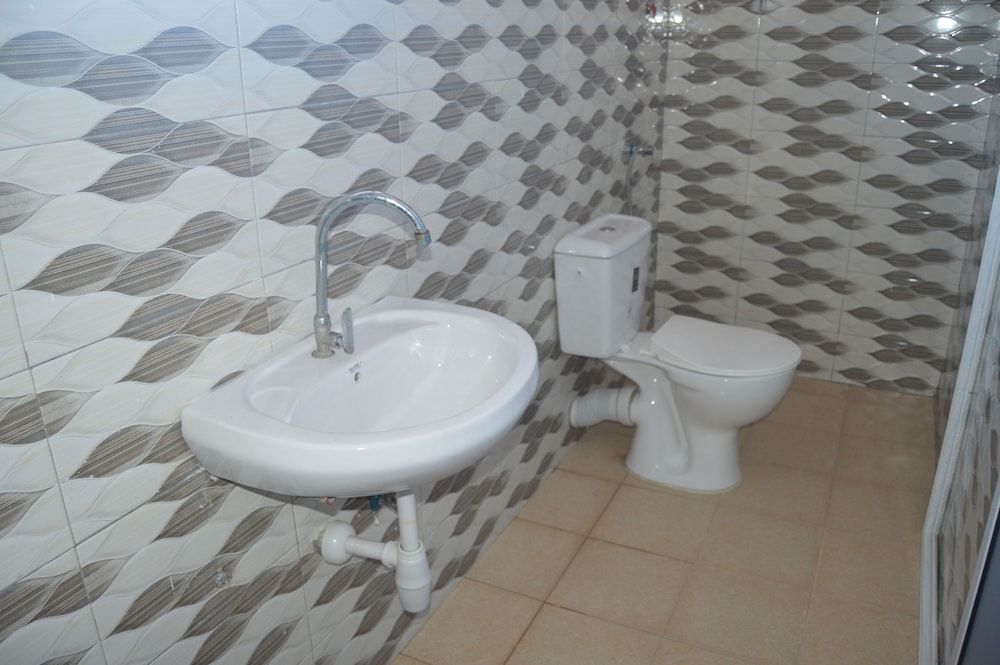 Peacock Court Hotel, Kilifi Business Suite 16