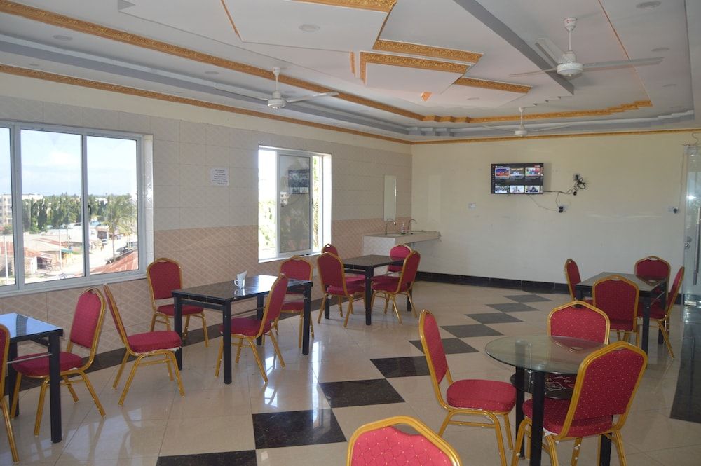 Peacock Court Hotel, Kilifi Business Suite 14