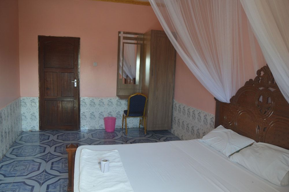 Peacock Court Hotel, Kilifi Business Suite 8