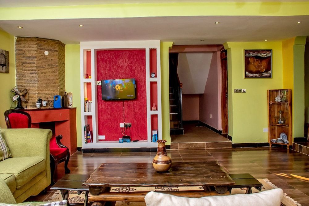 Mulembe Villa Family House, 3 Bedrooms 9