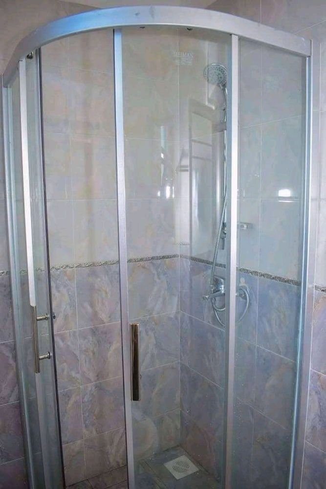 Milimani Hotel Standard Single Room 8