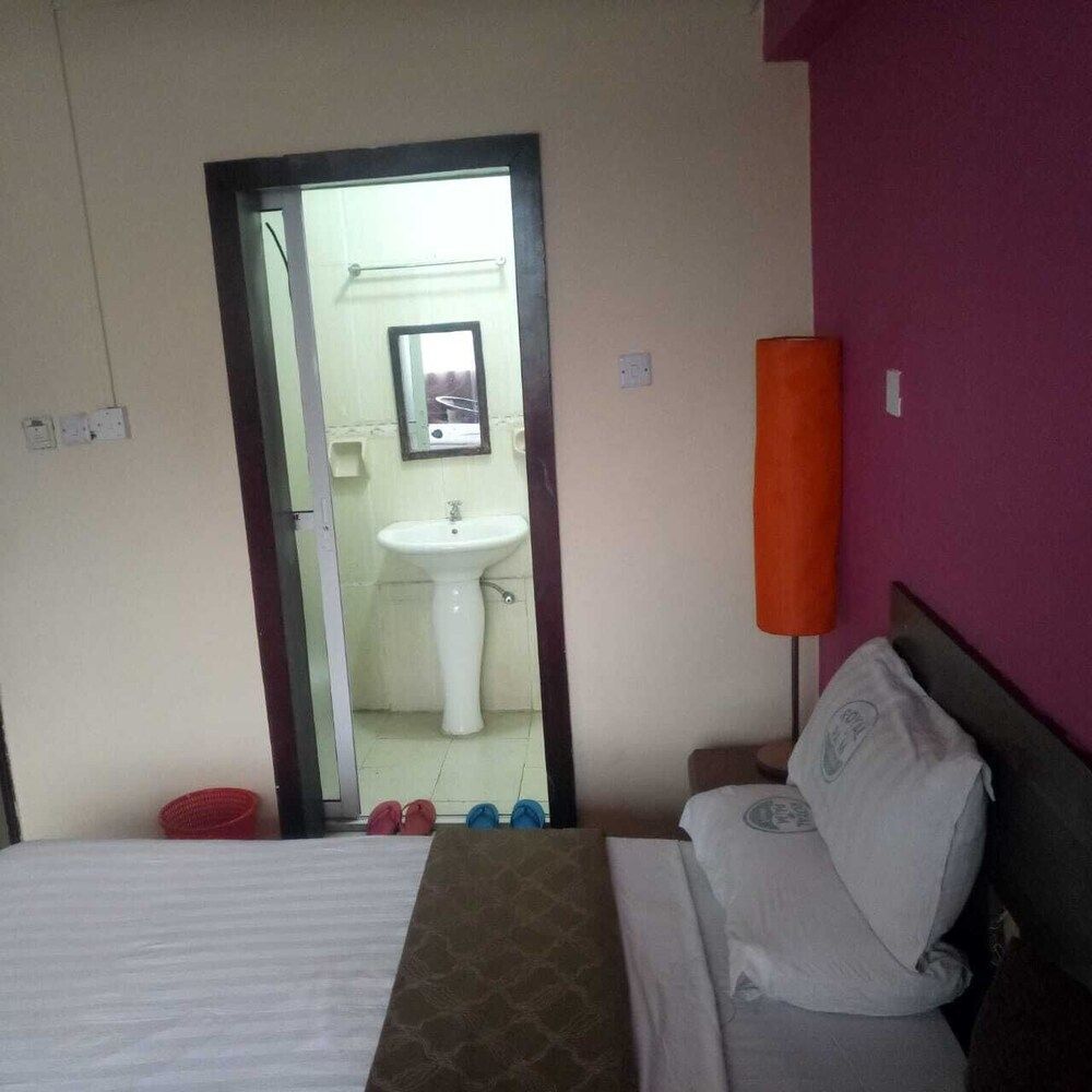 Royal Palm Hotel And Suites