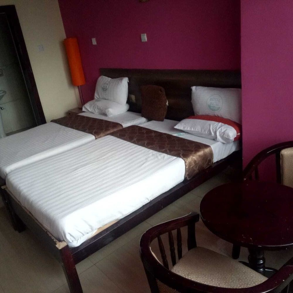 Royal Palm Hotel And Suites Double Room 4