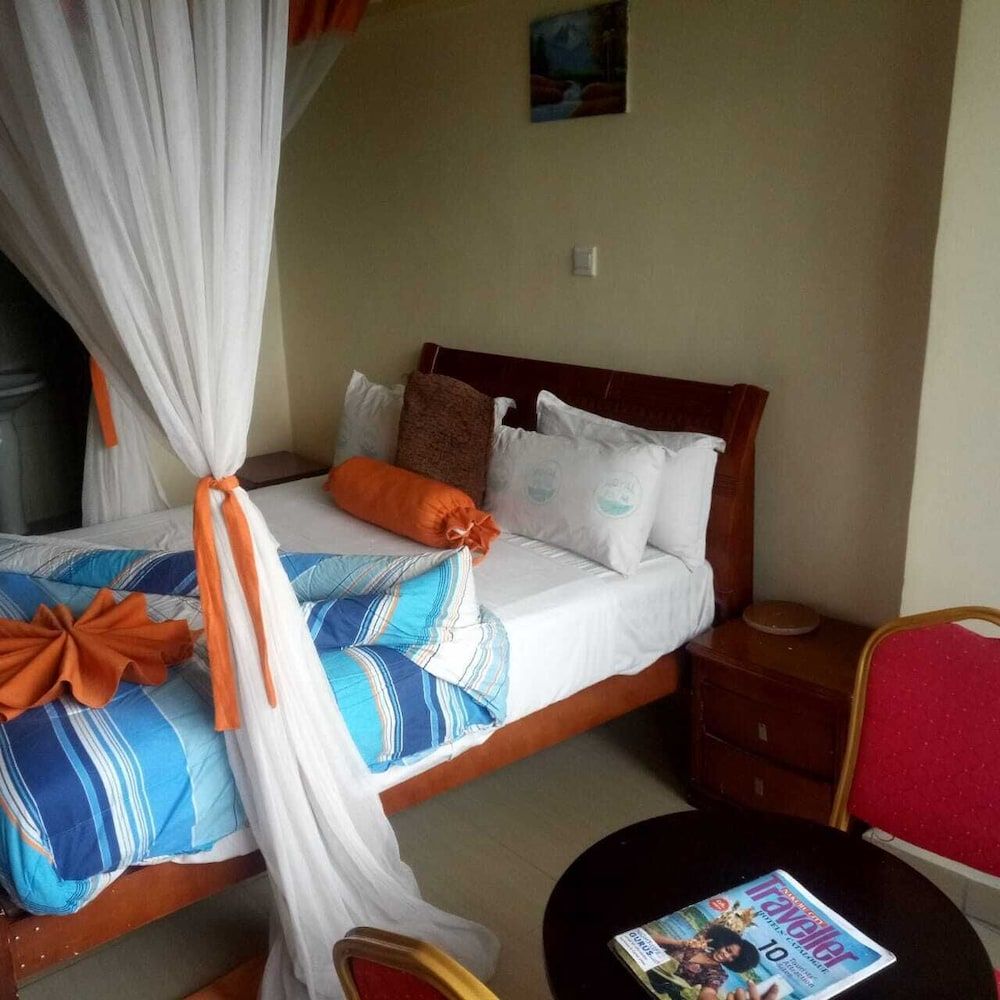 Royal Palm Hotel And Suites Single Room 2