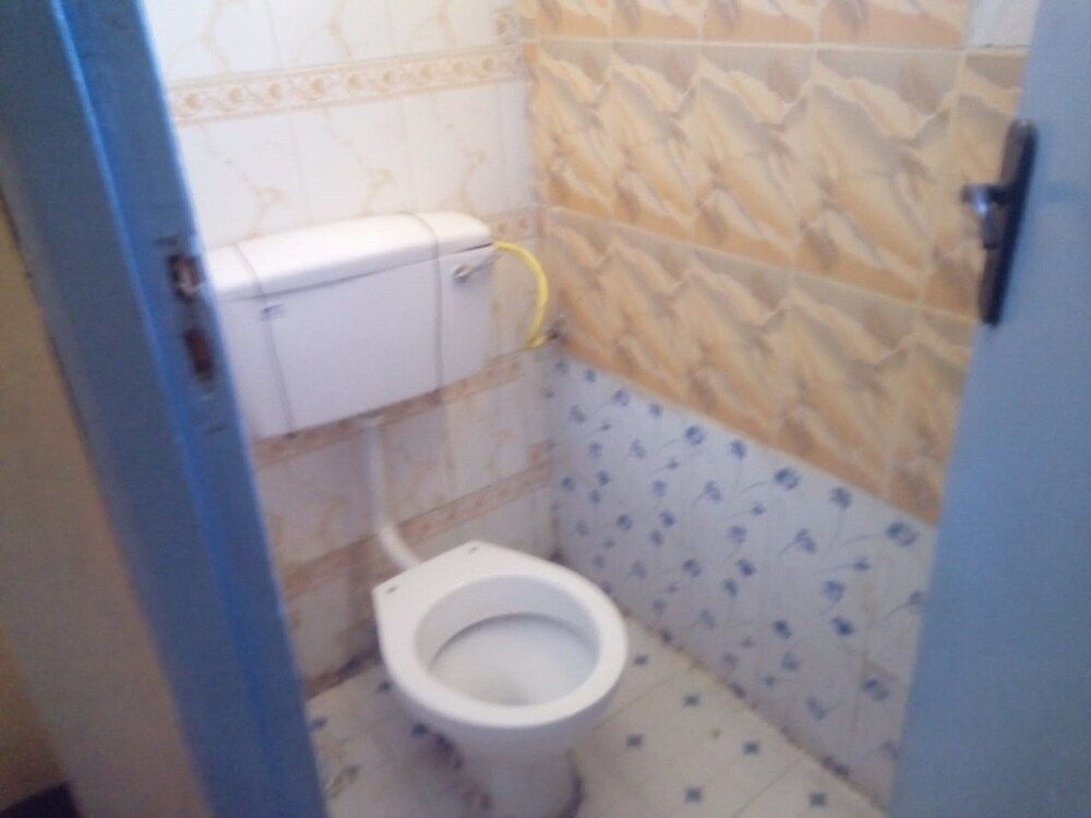 Queens Village Hotel Standard Room 4