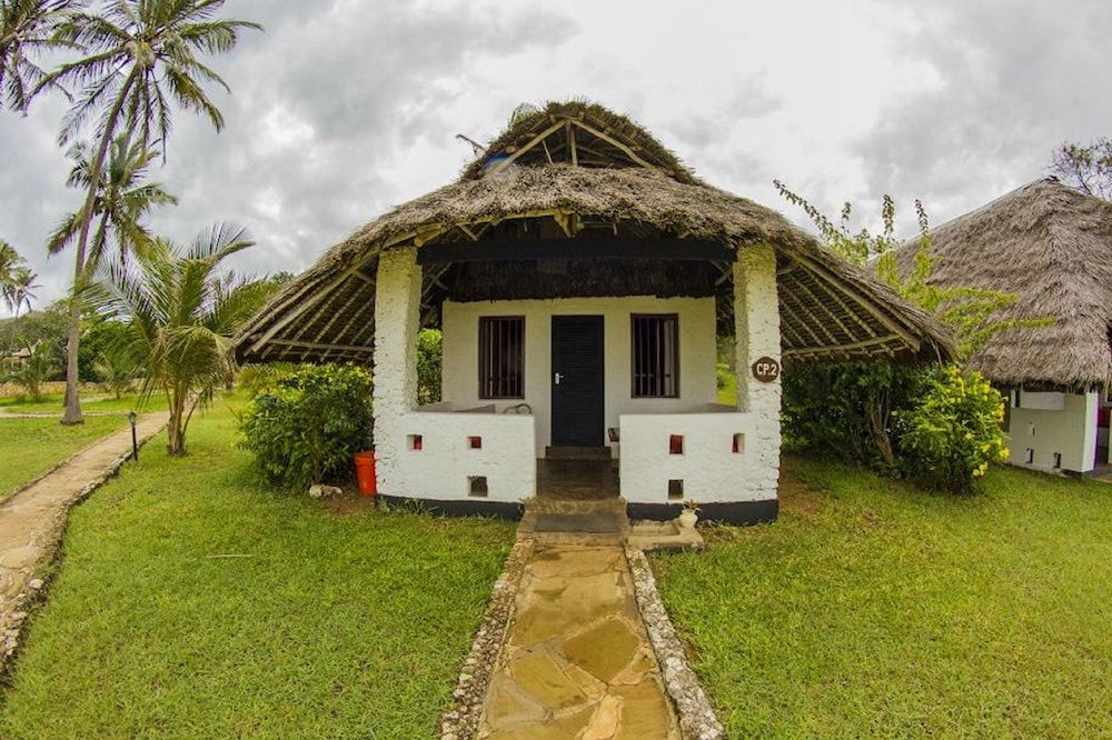 Maweni Beach Cottages Chalet, 2 Bedrooms 6