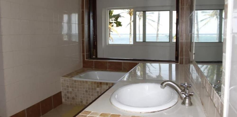 Shared Dormitory (Female 3pax)