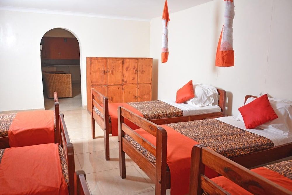 Shared Dormitory (Female 6pax)