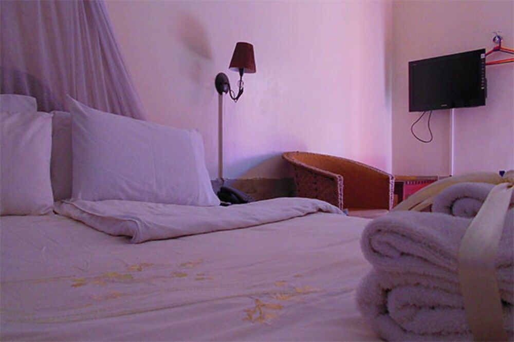 DewChurch Drive Hotel Executive Suite 3