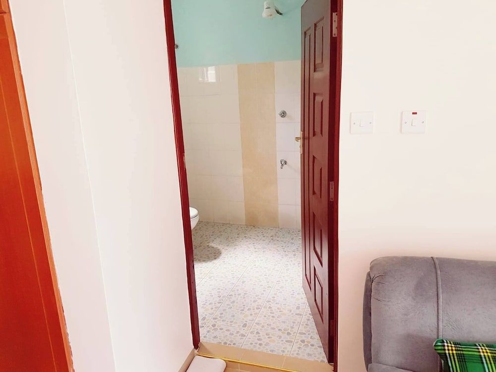 Megg's Place Kisumu Standard Single Room, Garden View 6