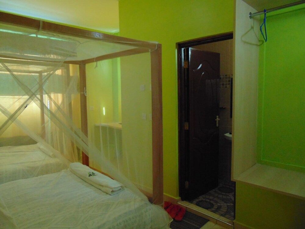 Upperhill View Hotel Twin Room 5