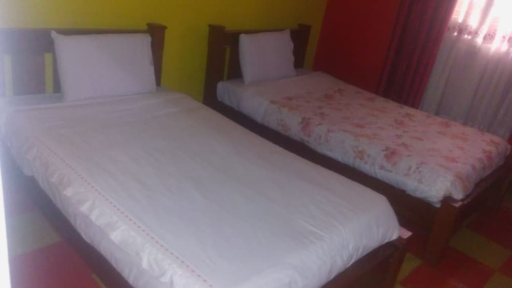 Rose Wood Lounge Double Room 2