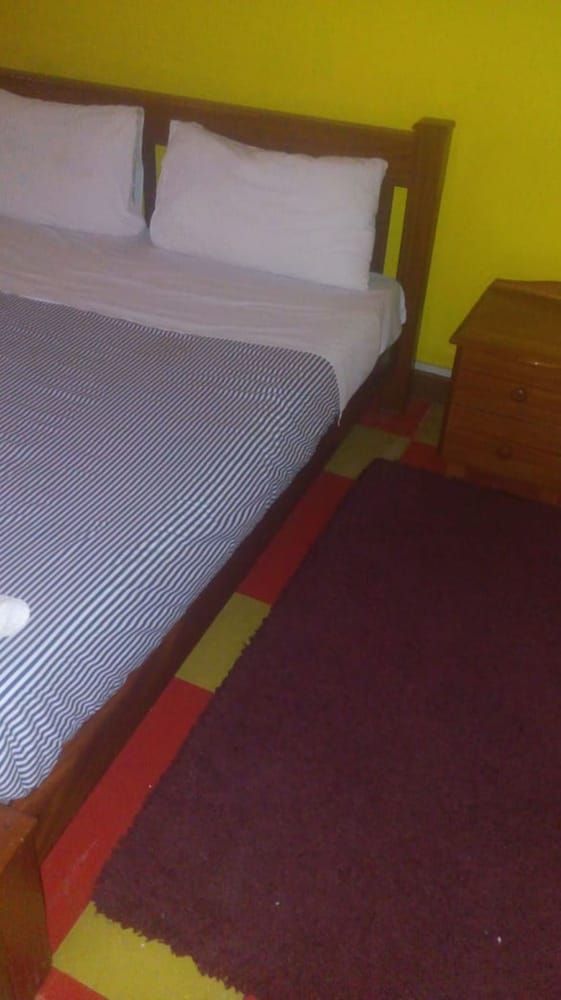 Rose Wood Lounge Double Room 3