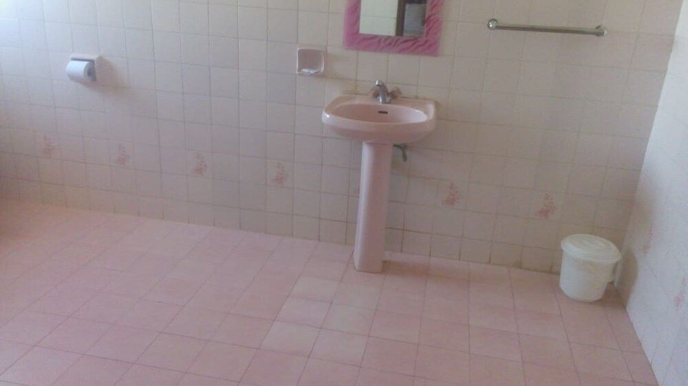 Rose Wood Lounge Cottage, 2 Bedrooms 16