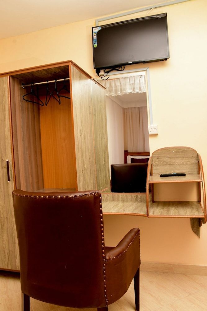 Saffron Hotel Eldoret Deluxe Single Room, 1 King Bed 4