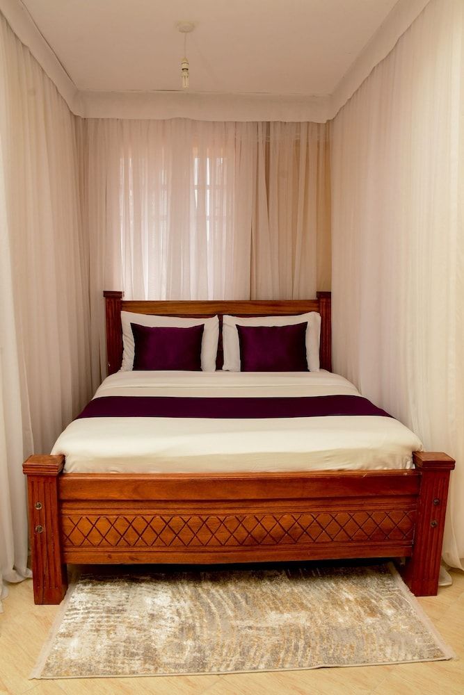 Saffron Hotel Eldoret Deluxe Single Room, 1 King Bed