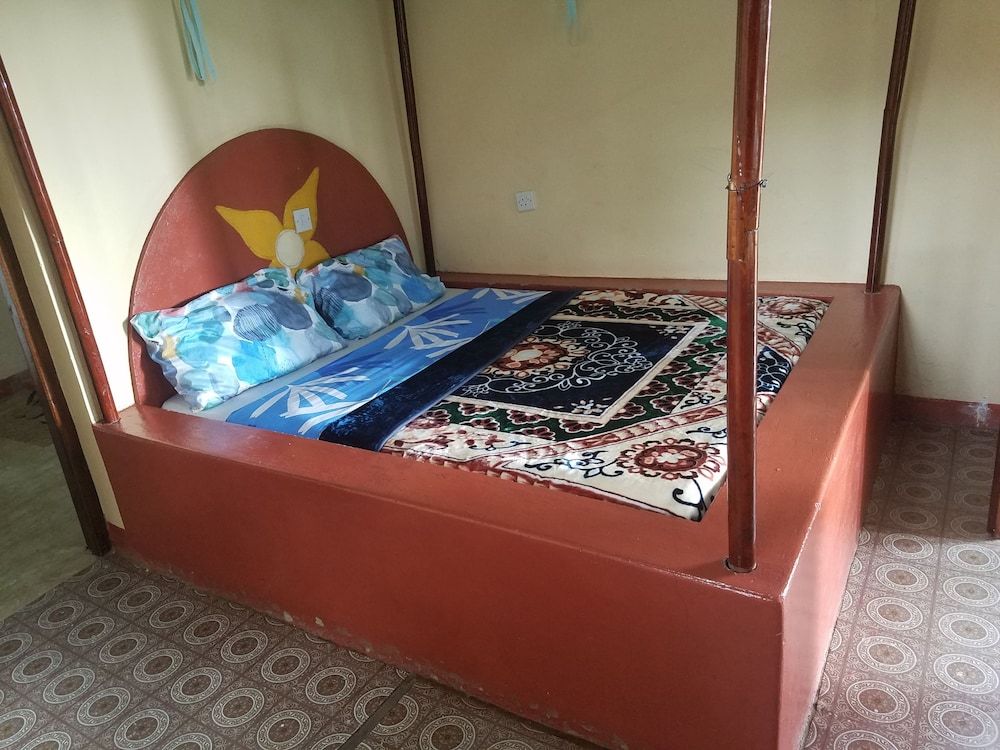 Basic Double Room, 1 Queen Bed