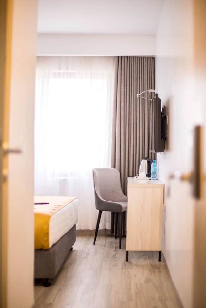 Symphony Hotel Double Room 5