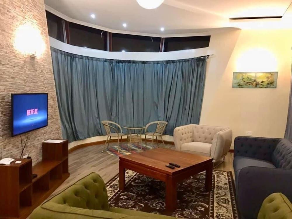 Pendeza la Casa Standard House 13