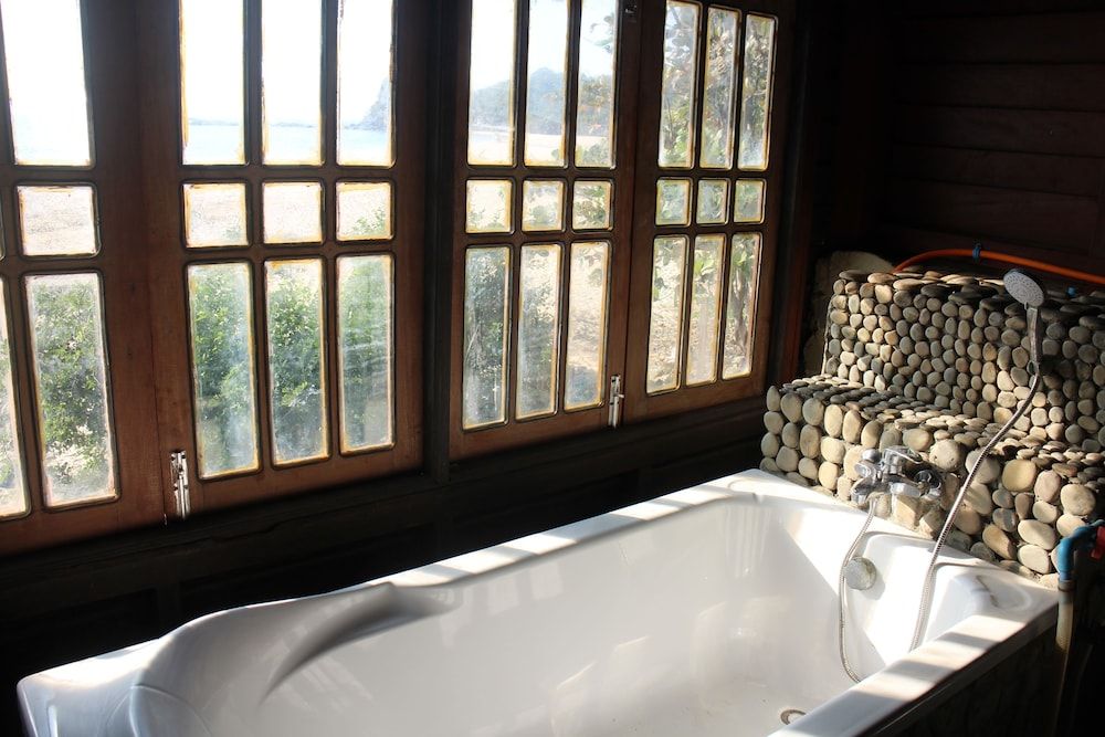 Turtle Egg Cove Ngapali Sapphire Suite Chalet 10