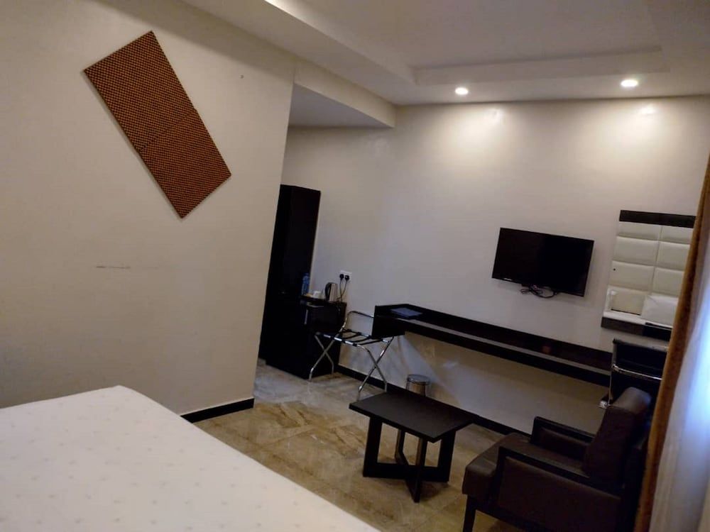 Adig Suites Abakaliki Deluxe Room 2