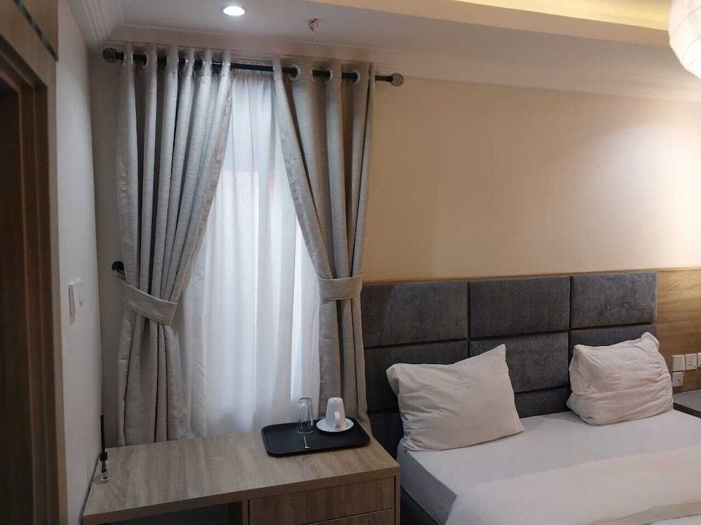 Deluxe Room, 1 King Bed, Non Smoking