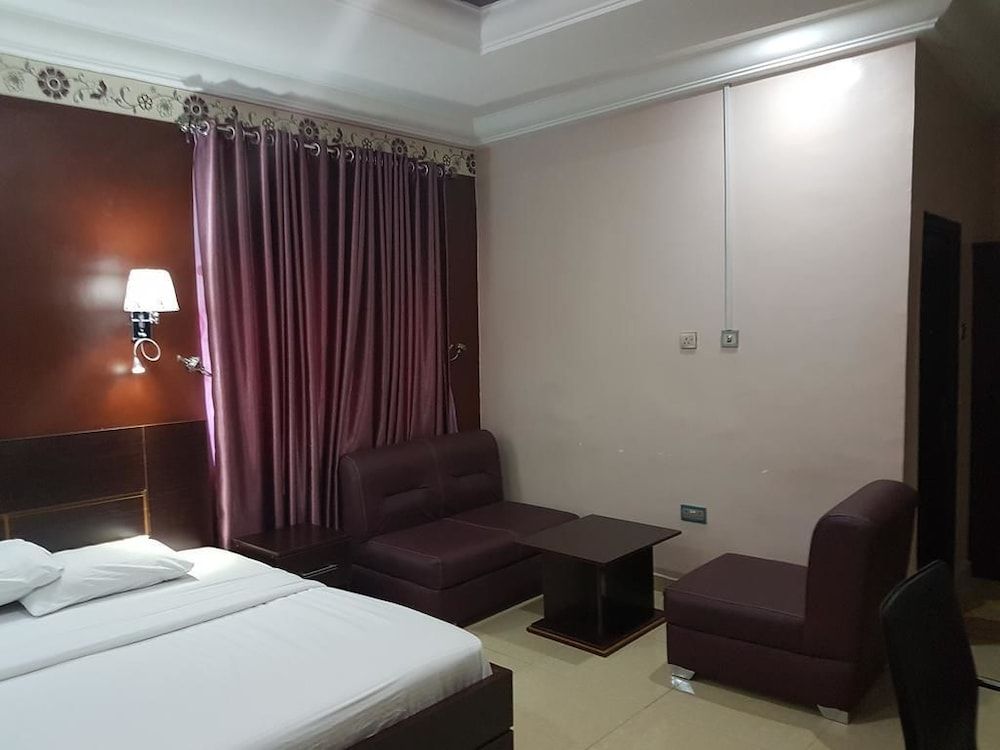 Grand Valley Hotel Double Room 4