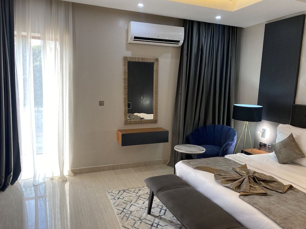 Wali's Suites Deluxe Room 2