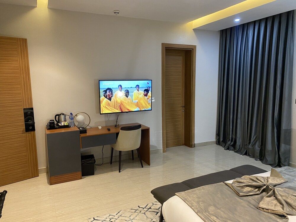 Wali's Suites Deluxe Room 3