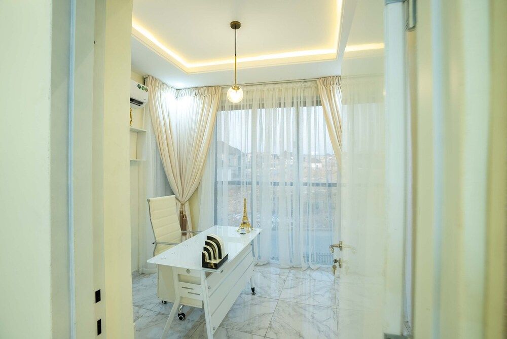 Kadal Apartments Luxury Double Room 3