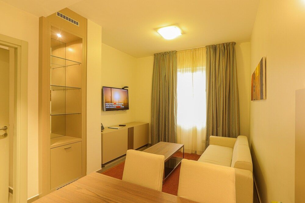 Premium Suite