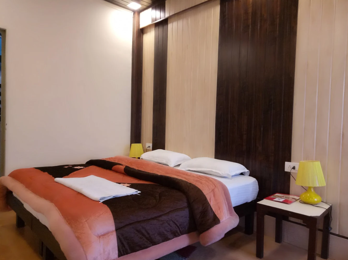 Hotel Suruchi Deluxe Room AC 2