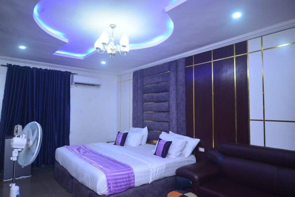 Nobi's Apartments Business Single Room, 1 Large Twin Bed 4