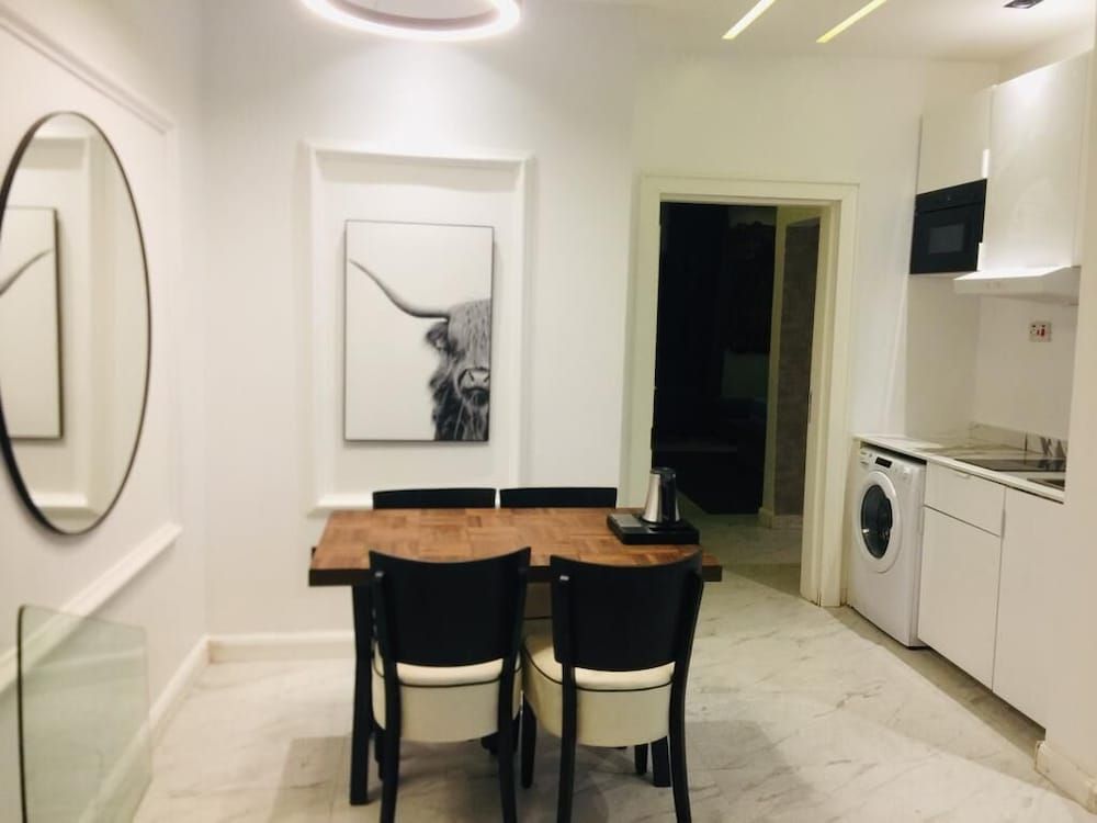 Luxor Apartments Business Apartment 4