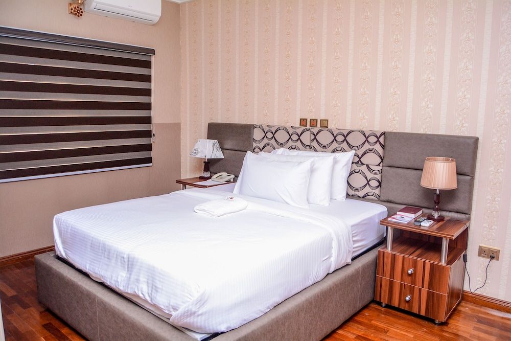Suite (Diplomatic)