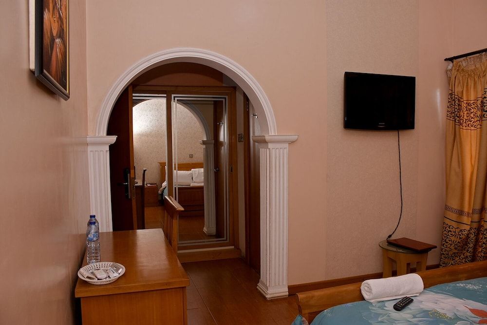 LaMaison Hotel Premier Room 2