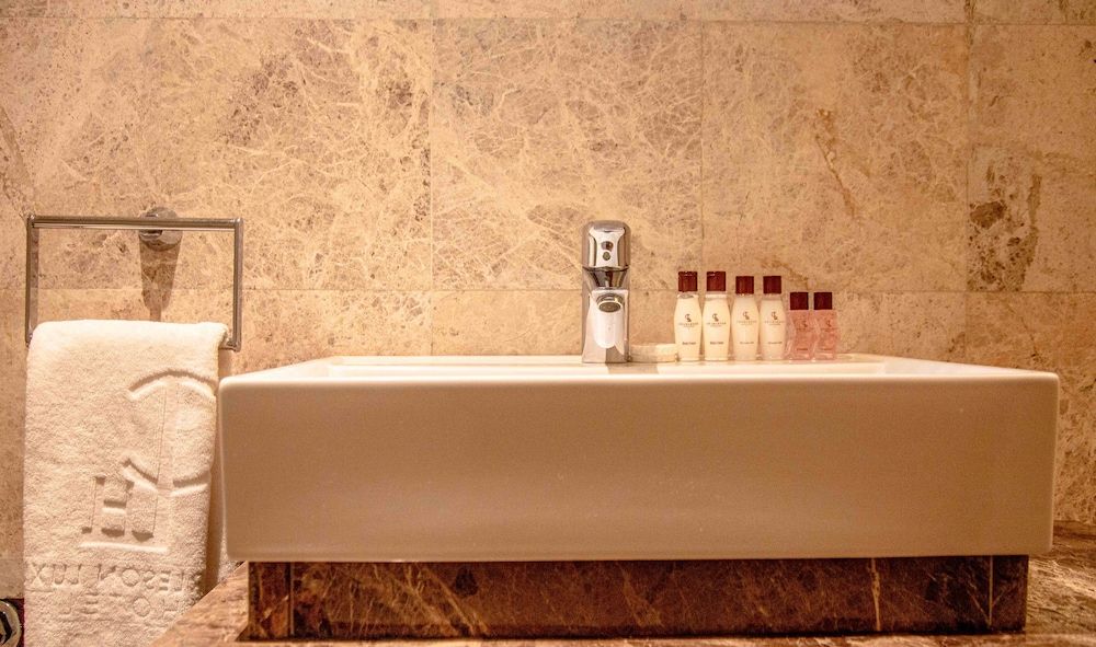 Charleson Luxury Hotel Luxury Twin Room 8