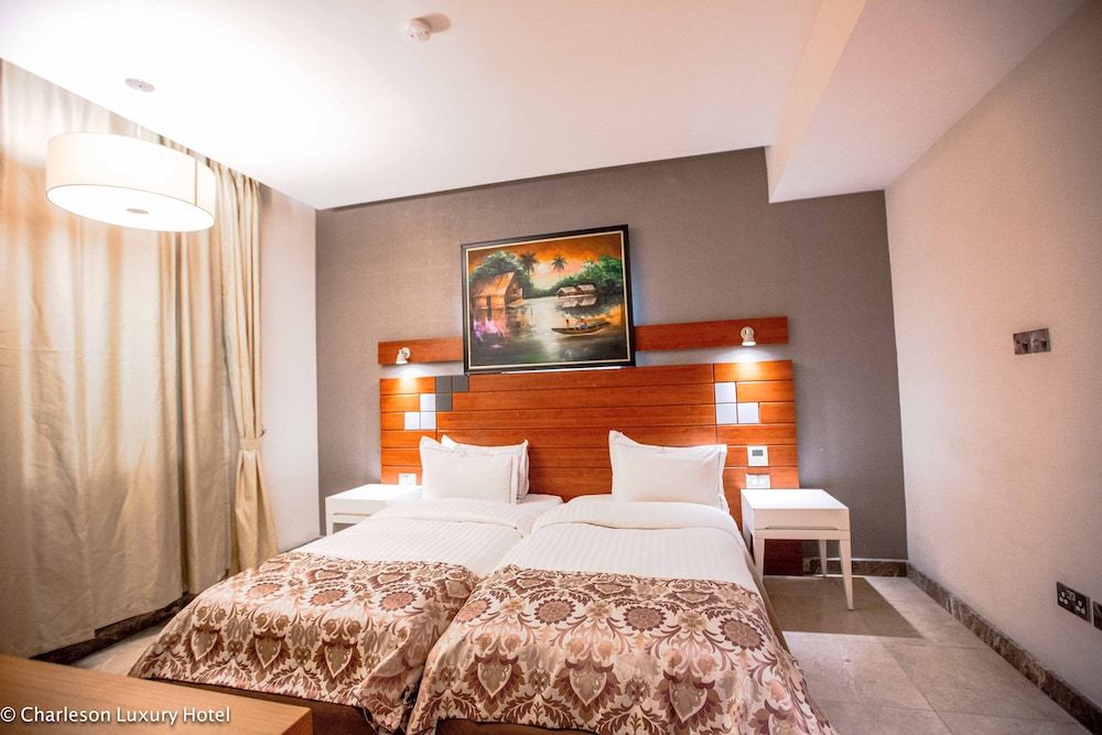 Charleson Luxury Hotel Luxury Twin Room 2